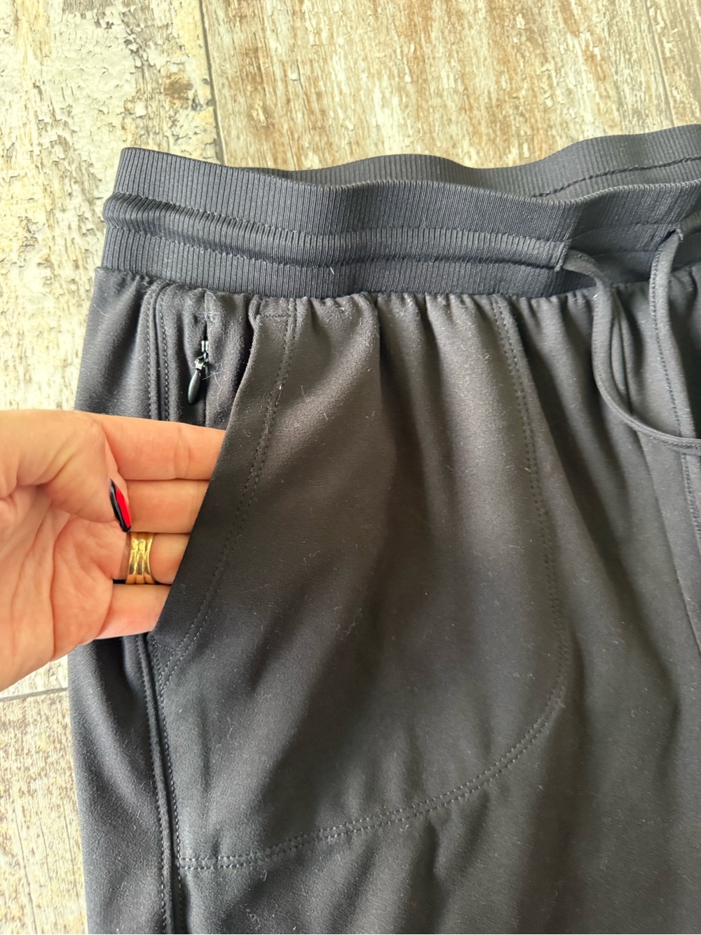 2 for $20 sale: Soft lightweight black cropped jogger sweatpants zip pocket - M - Picture 2 of 4